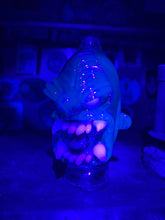 Load image into Gallery viewer, Solid uv atomic stardust ape puffco
